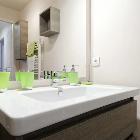 - Beautiful 7 People Apartment Honfleur